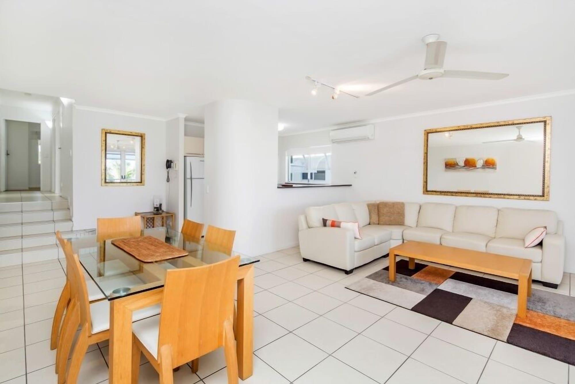 Bali Hai Apartments Noosa Exterior photo