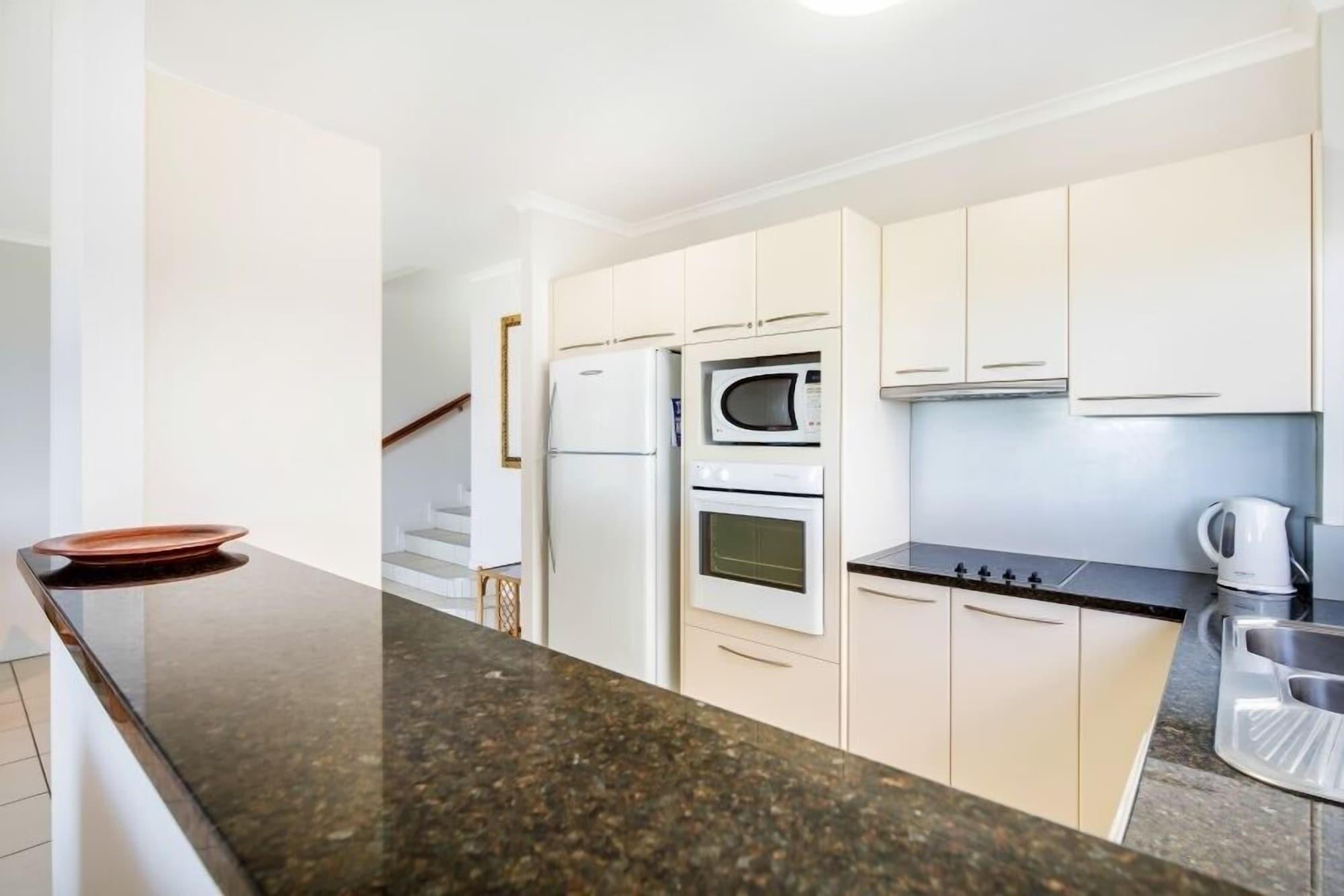 Bali Hai Apartments Noosa Exterior photo